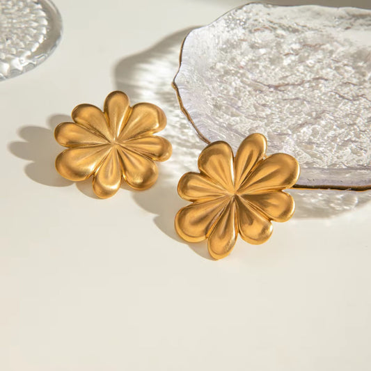 Daisy Studs