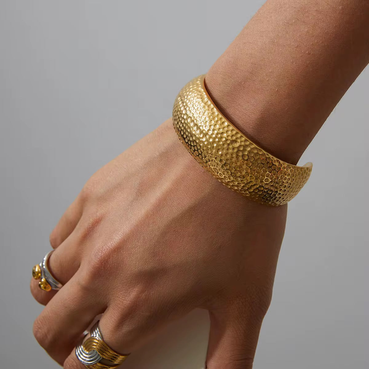 Solis Cuff